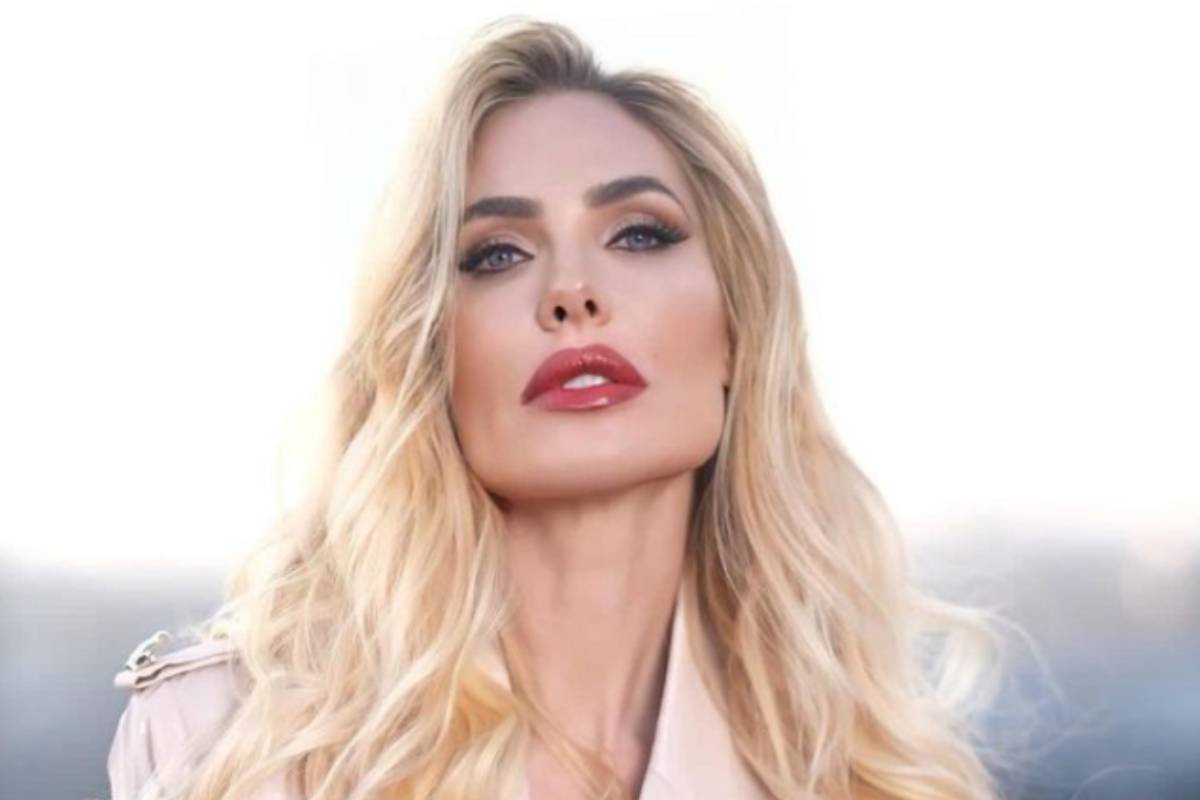 Ilary Blasi sposa cadavere